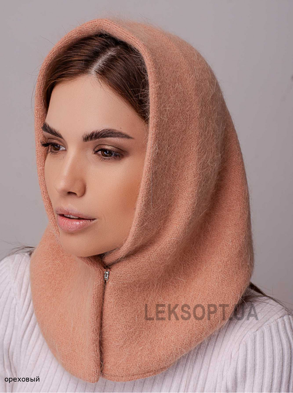 Женский капор Королева